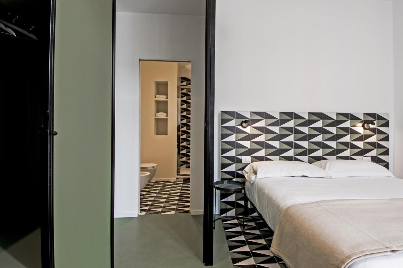 Toraldo Suites - Dimore Partenopee Napoli Bagian luar foto