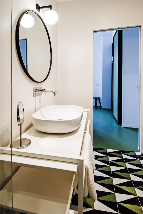 Toraldo Suites - Dimore Partenopee Napoli Bagian luar foto