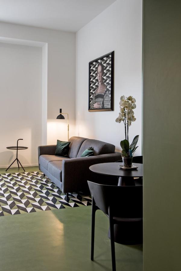 Toraldo Suites - Dimore Partenopee Napoli Bagian luar foto